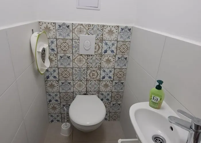 Silver Apartment *